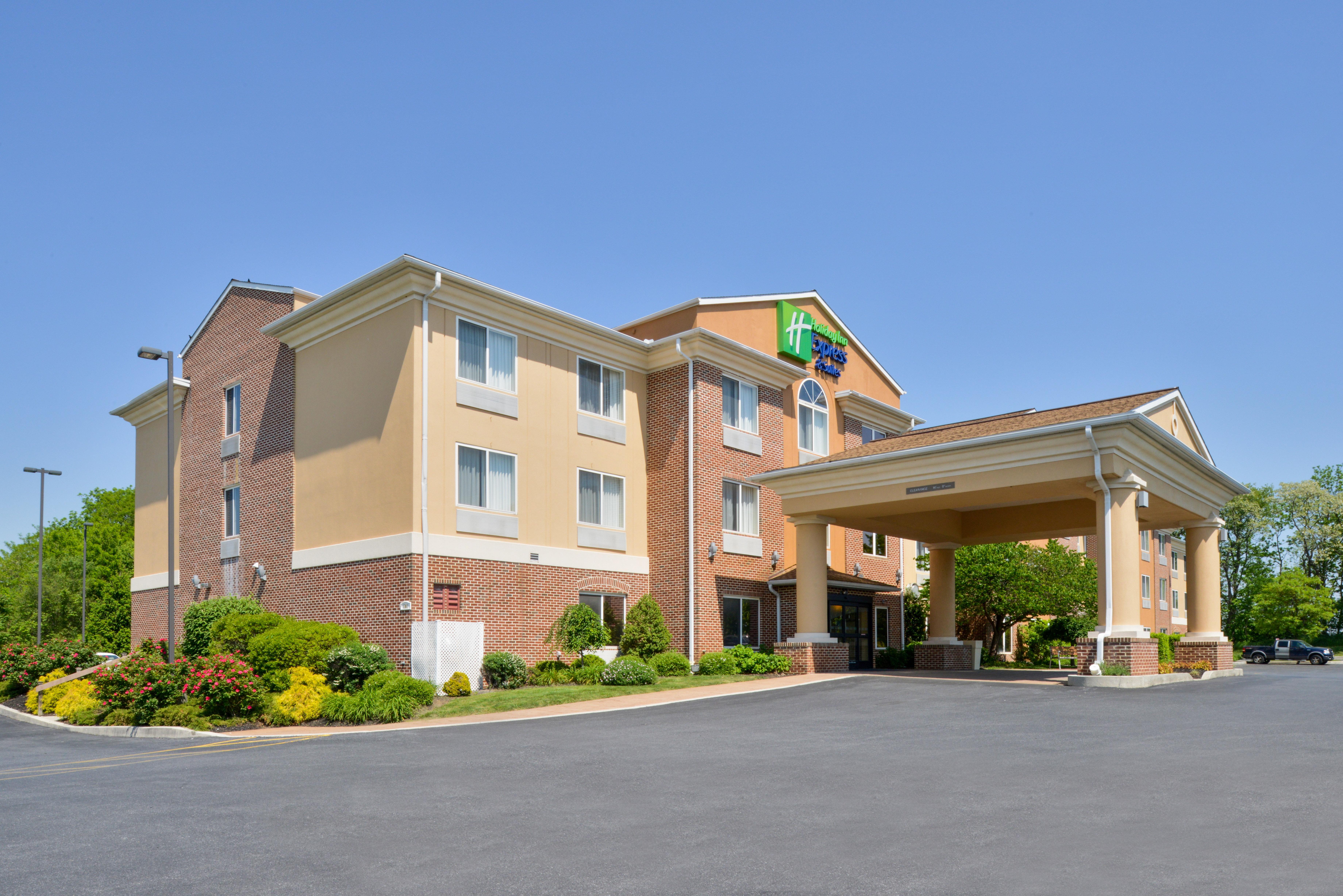 Holiday Inn Express Hotel & Suites Lancaster-Lititz By Ihg Exterior foto